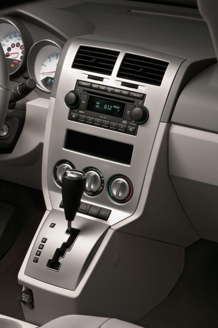  Dodge Caliber 2007 года  (фото 46 из 143)